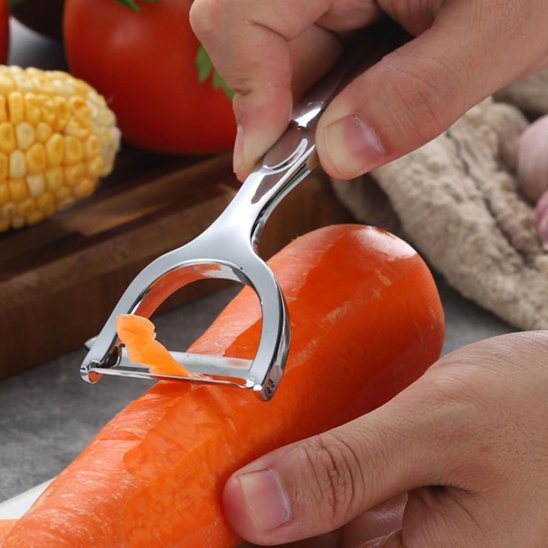 econome cuisine enlève peau de carotte facilement