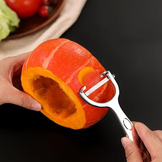 econome cuisine tranche bien finement la peau